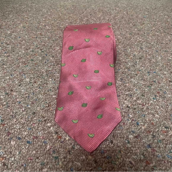 Brooks Brothers Men’s Neck Tie Pink Made In USA 100% Silk Limes Drinking Spring - Picture 2 of 4